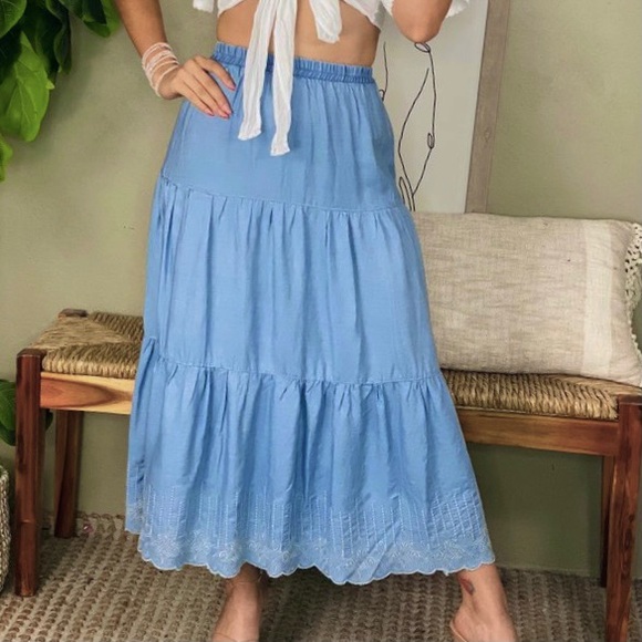 *NWOT ANTHRO MOON RIVER Tiered Embroidered Scalloped Hem Maxi Chambray Boho - Picture 3 of 12